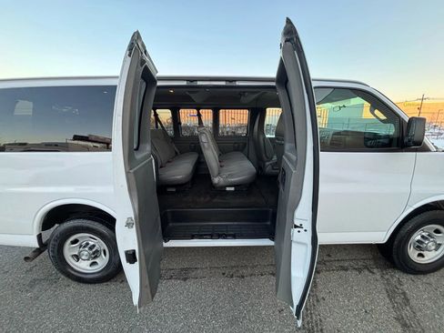 Used 2017 Chevrolet Express 2500 LT w/ LT Preferred Equipment Group image 24