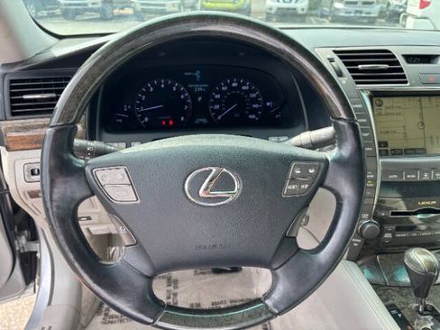 Used 2007 Lexus LS 460 RWD image 16