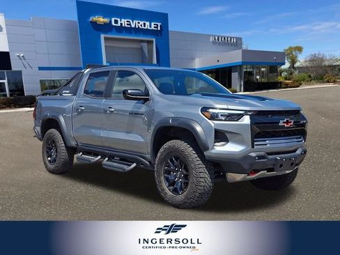 Used 2025 Chevrolet Colorado ZR2 w/ Midnight Edition AWD/4WD image 1
