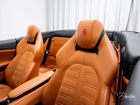 Used 2016 Ferrari California T RWD image 28