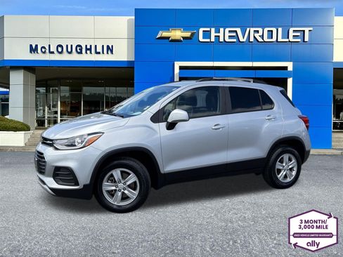 Used 2022 Chevrolet Trax LT w/ LT Convenience Package AWD/4WD image 1