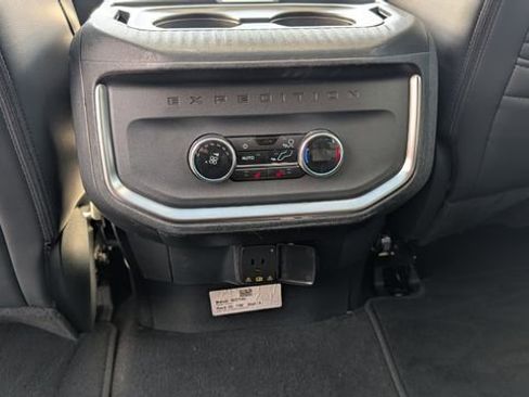 Used 2025 Ford Expedition Platinum AWD/4WD image 34