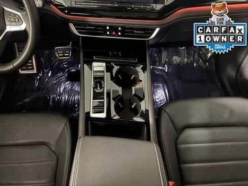 Used 2025 Volkswagen Atlas Cross Sport SEL R-Line image 20