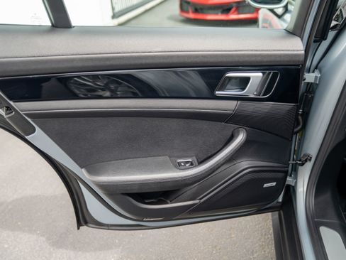 Used 2018 Porsche Panamera 4 image 28