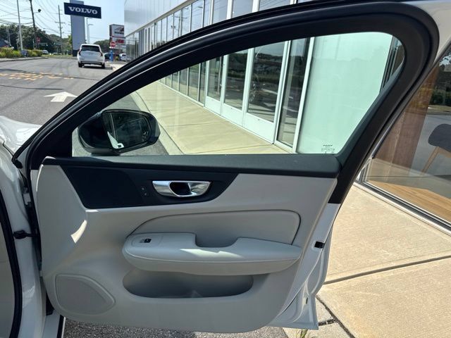 Used 2025 Volvo S60 B5 Core AWD/4WD image 14