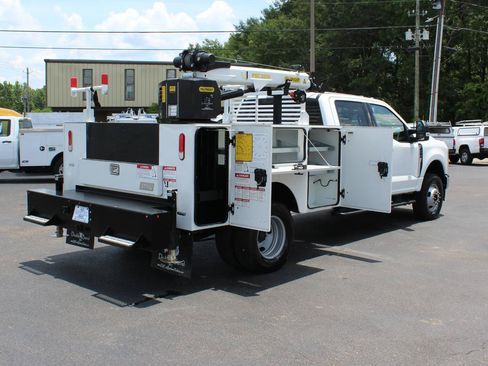 Used 2025 Ford F350 XLT AWD/4WD image 16