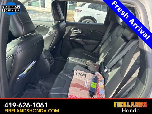 Used 2020 Jeep Cherokee Limited image 28