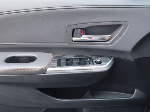 Used 2023 Toyota Sienna XSE w/ XSE Plus Package FWD image 12