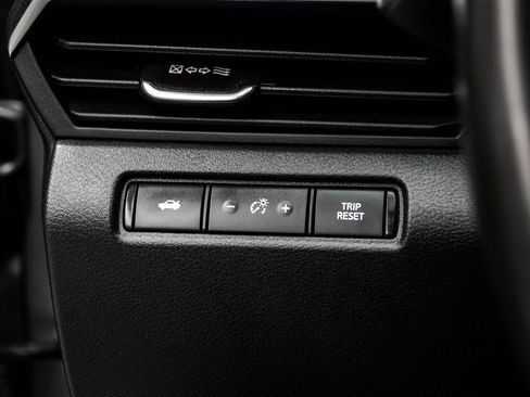 Used 2023 Nissan Altima 2.5 SR w/ SR Premium Package FWD image 30