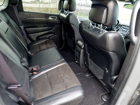 Used 2021 Jeep Grand Cherokee Laredo X AWD/4WD image 30