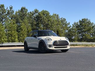 Used 2021 MINI Cooper 4-Door Hardtop w/ 6.5" Touchscreen Package FWD video 2