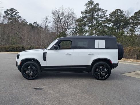 Used 2026 Land Rover Defender 110 X-Dynamic SE AWD/4WD image 8