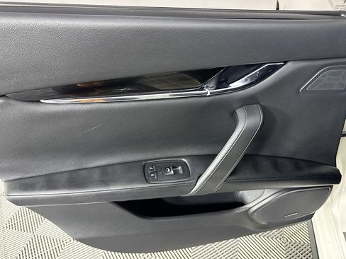 Used 2016 Maserati Quattroporte S RWD image 25