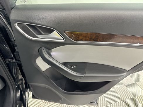 Used 2018 Audi Q3 2.0T Premium Plus w/ Premium Plus Package image 27