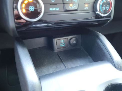 Used 2022 Ford Escape SE image 19