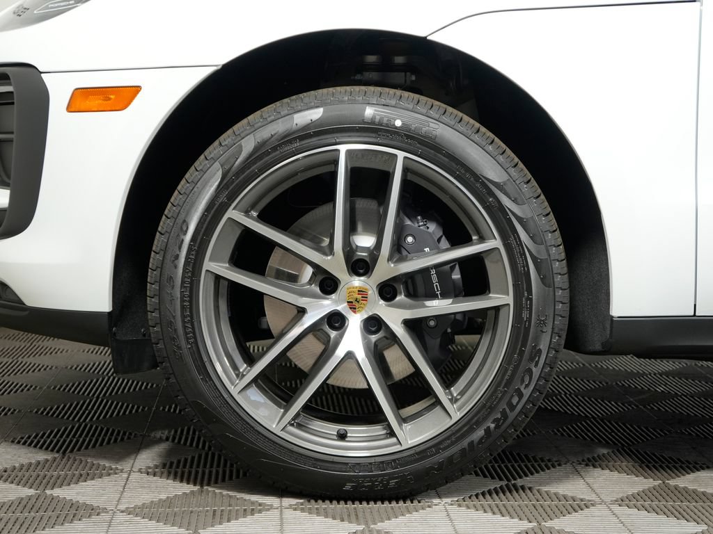Used 2026 Porsche Macan AWD/4WD image 13