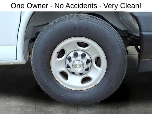 Used 2021 Chevrolet Express 3500 w/ Driver Convenience Package RWD image 9