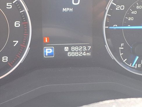 Used 2022 Subaru Ascent Touring image 13