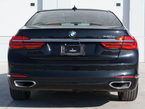 Used 2019 BMW 740e xDrive w/ Executive Package image 12