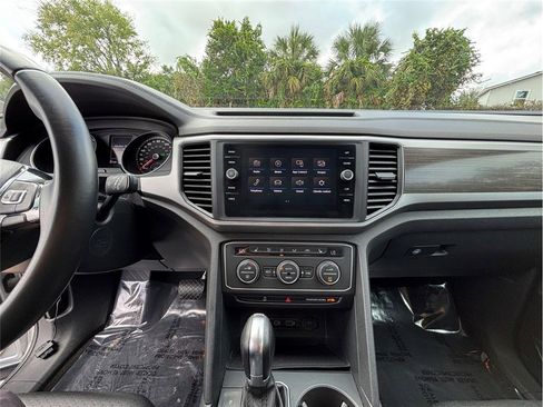 Used 2019 Volkswagen Atlas SE w/ Towing Package image 11