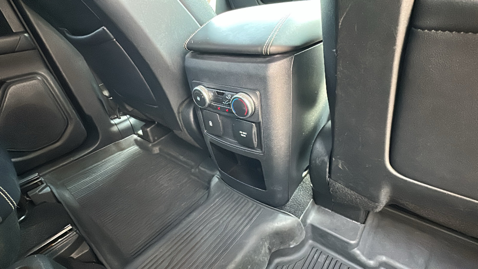 Used 2020 Ford Explorer ST w/ Premium Technology Package AWD/4WD image 27