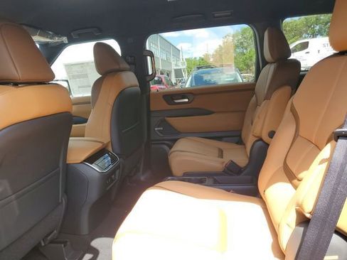 New 2026 Nissan Armada SL w/ Captain's Chari Seat Package RWD image 7