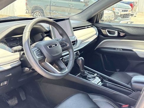 Used 2025 Jeep Compass Limited AWD/4WD image 10