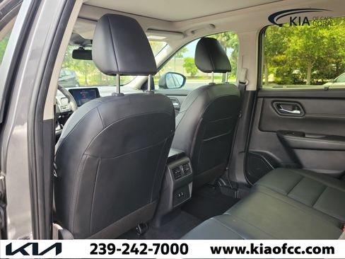 Used 2025 Nissan Rogue SV w/ SV Premium Package FWD image 13