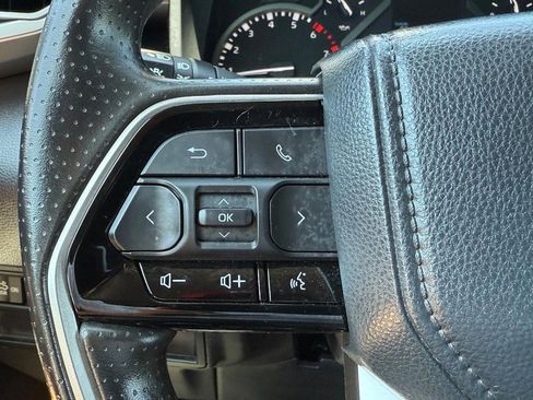 Used 2022 Toyota Tundra SR5 w/ SR5 Convenience Package image 16