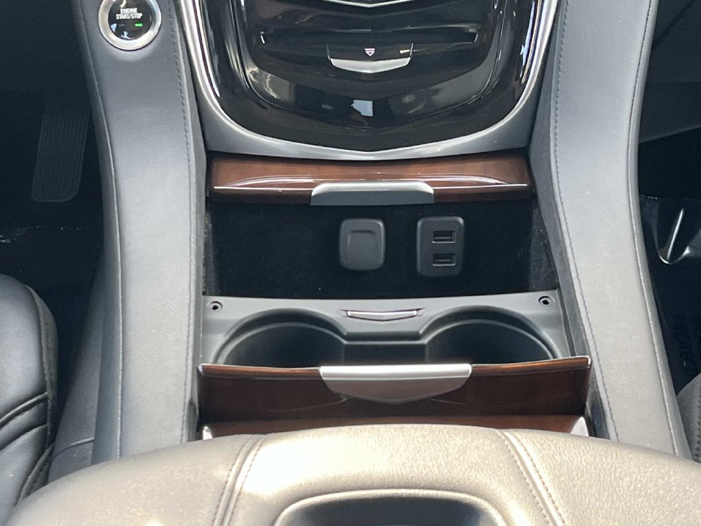 Used 2020 Cadillac Escalade Luxury AWD/4WD image 17