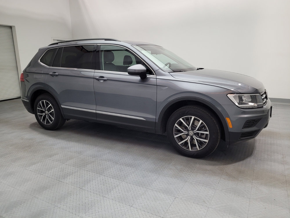 Used 2020 Volkswagen Tiguan SE w/ Panoramic Sunroof Package FWD image 11
