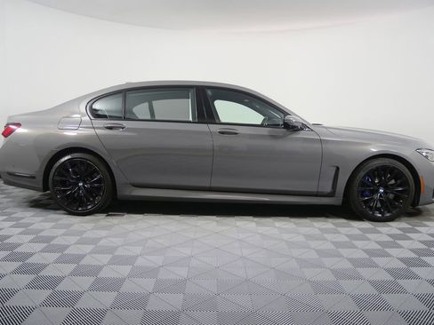 Certified 2022 BMW 750i xDrive w/ Executive Package image 2