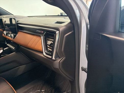 Used 2024 GMC Canyon AT4 AWD/4WD image 34