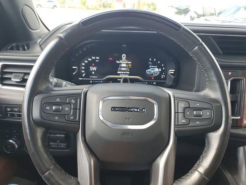 Used 2023 GMC Yukon Denali Ultimate image 26