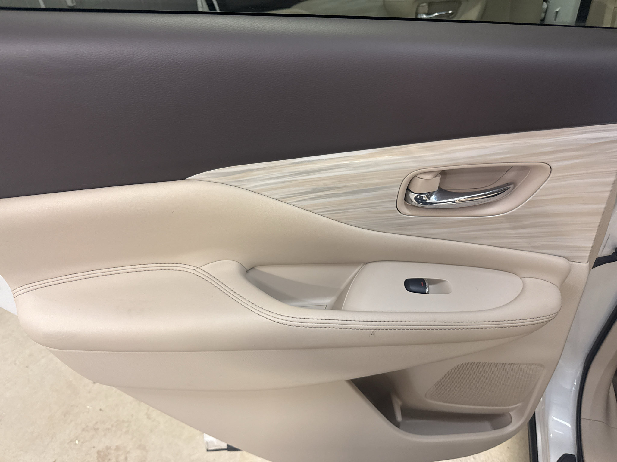 Used 2017 Nissan Murano S AWD/4WD image 23