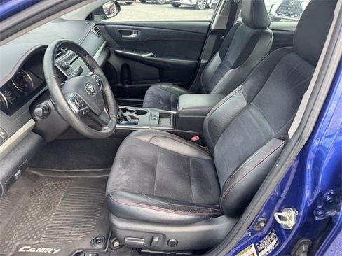 Used 2016 Toyota Camry XSE image 9