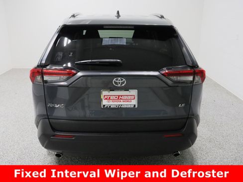 Used 2019 Toyota RAV4 LE image 8