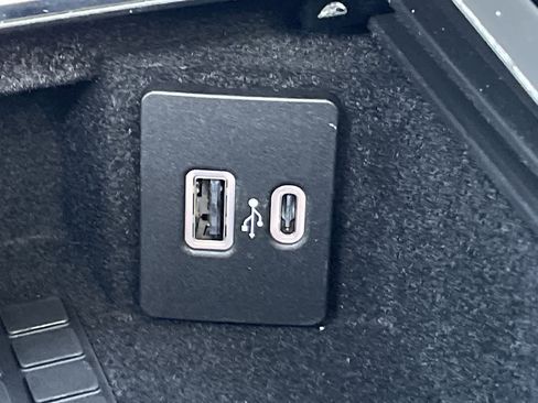 Used 2023 Lincoln Corsair Reserve w/ Equipment Group 201A image 27