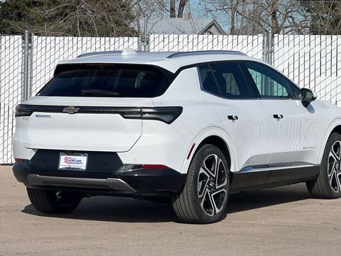 New 2026 Chevrolet Equinox EV LT image 4