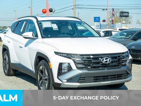 Used 2025 Hyundai Tucson SEL image 3