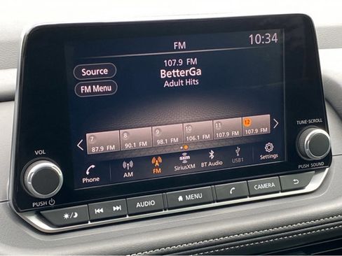 Certified 2025 Nissan Rogue SV image 3