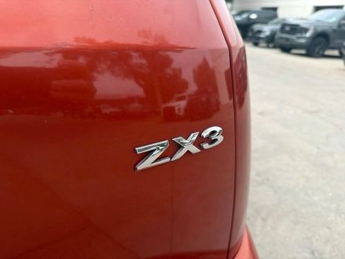 Used 2005 Ford Focus ZX3 Hatchback FWD image 11