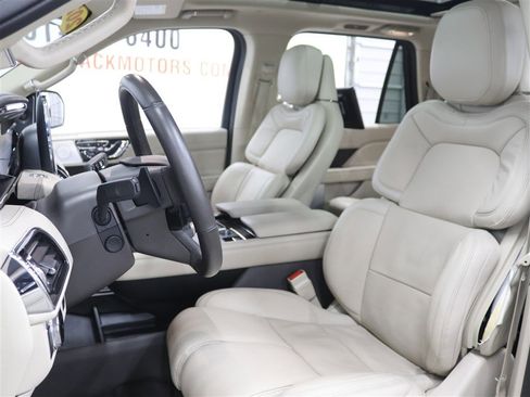 Used 2021 Lincoln Navigator L Reserve w/ Luxury Package image 11