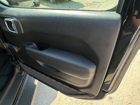 Used 2024 Jeep Wrangler Sport image 18