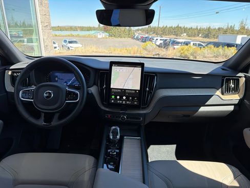 Used 2026 Volvo XC60 B5 Plus AWD/4WD image 10