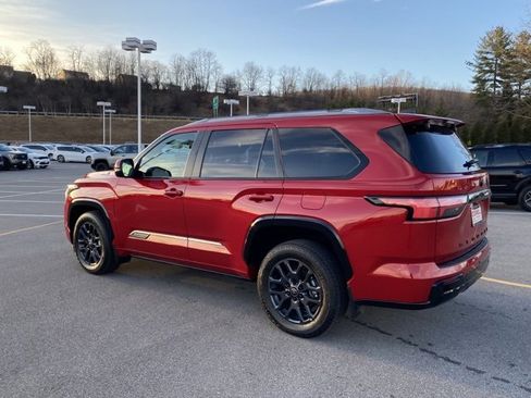 Used 2025 Toyota Sequoia Platinum image 3