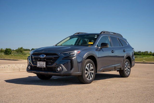 Used 2023 Subaru Outback Premium AWD/4WD image 3