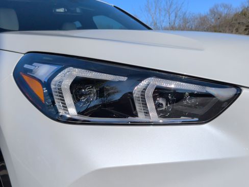 New 2026 BMW X1 xDrive28i w/ Convenience Package image 3