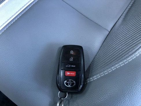 Certified 2025 Toyota Camry SE image 32