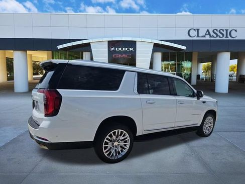 Used 2025 GMC Yukon XL Denali AWD/4WD image 8